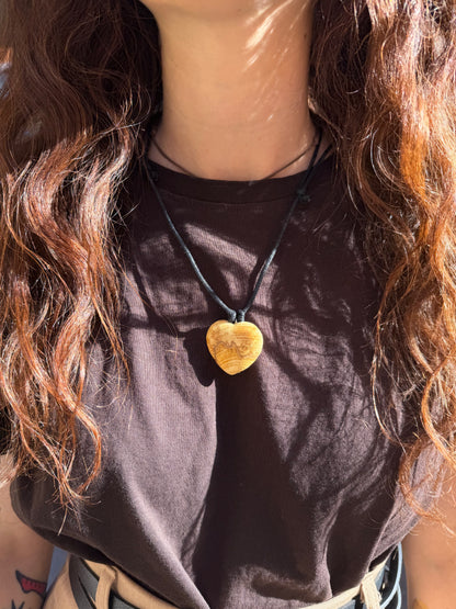 Collana con cuore in Palo Santo