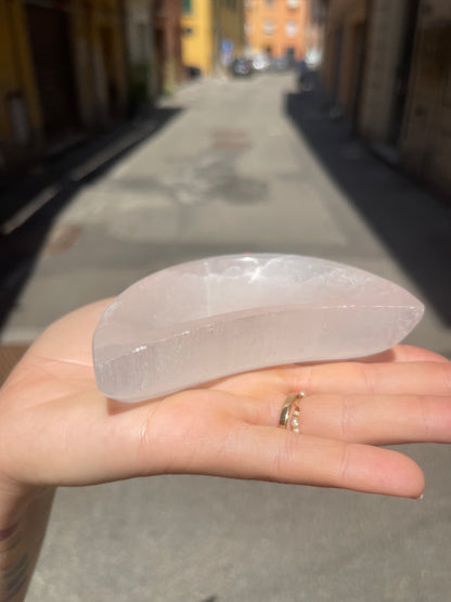 Ciotola in Selenite a forma di luna